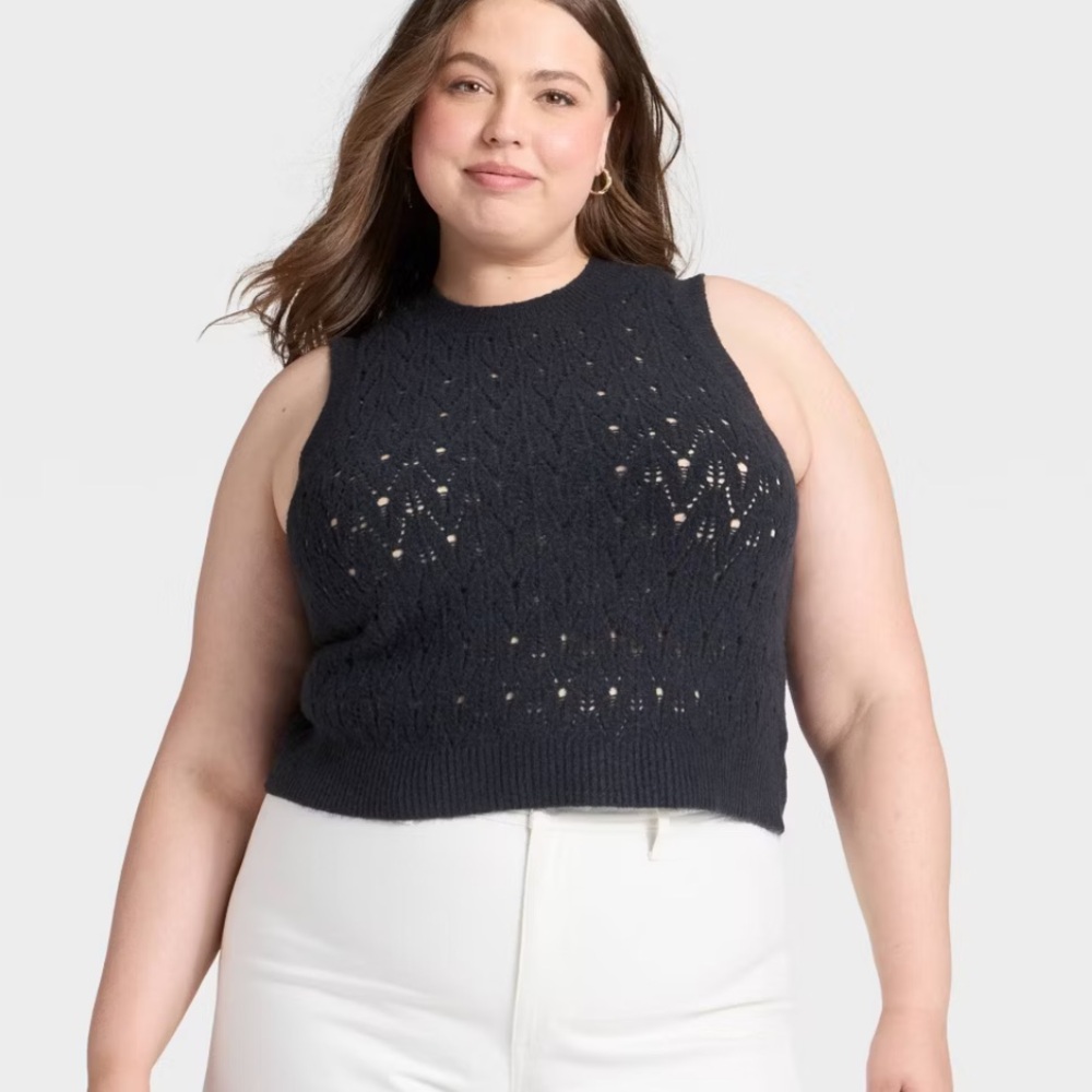 Universal Thread Women's Navy Blue Sweater Vest‎